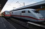 RE6 (RE11017) Westerland(Sylt)-Hamburg-Altona mit 245 201-9 trifft am 28.1.2017 in Hamburg-Atona auf 401 013-8  Frankenthal(Pfalz)  als ICE886 von München Hauptbahnhof.