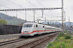 ICE 401 077-3 durchfährt den Bahnhof Gelterkinden. Die Aufnahme stammt vom 06.04.2017