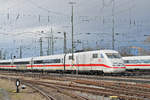 ICE 401 081-5 fährt beim Badischen Bahnhof ein.