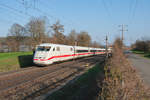 401 002  Crailsheim  mit einem unbekannten ICE bei Neustadt a.