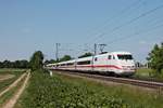 Nachschuss auf 401 083-1  Timmendorfer Strand , als dieser am Nachmittag des 19.05.2020 als ICE 274 (Basel Bad Bf - Berlin Hbf) südlich von Buggingen über die Rheintalbahn durchs