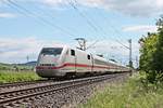 Am Nachmittag des 25.05.2020 fuhr 401 580-6  Castrop Rauxel  als Ersatz-ICE 2872 (Basel SBB - Hamburg Altona) für den ICE 72 nördlich von Hügelheim über die Rheintalbahn durchs