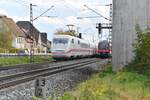 440 323 als RB 53 nach Würzburg Hbf und 401 072 treffen auf Grund von Störungen an der SFS in Thüngersheim auf einander am Nachmittag des 26.10.2021