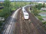 Ein ICE-1 (Br.401) auf dem Weg von Mnchen Hbf nach Berlin-ostbahnhof, berquert die Neckarbrcke zwischen Stuttgart hbf und den Bahnhof Stuttgart-Bad Cannstatt. Der zug wird in Krze den Bahnhof Stuttgart Hbf erreichen und dort ein Fahrtrichtungswechsel einlegen. Aufgenommen im Sommer 2007