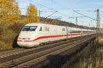 ICE 401 018-7 ist am 05.11.2025 in Richtung Frankfurt/M. HBf. bei Kerzell unterwegs.