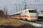 DB 401 002-1 |  ICE 933 mit Gleiswechsel nach Durchfahrt Bf Anklam | Winter Januar 2026