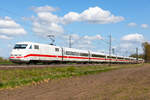 401 574 (ICE1) südlich von Twistringen nach Osnabrück auf der Rollbahn. 26.4.26