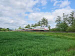 Seit Februar 2026 wird planm��ig ein ICE1 als ICE 1558 von Dresden nach Frankfurt eingesetzt. Am 08.05.2026 war es Triebzug 158 mit 401 010 an der Spitze, der bei Unterhaun auf dem Chip verewigt wurde.