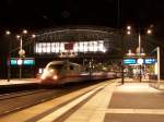 Ein ICE-1 (Baureihe 401) im Bahnhof Berlin Hbf. Der Zug fuhr nach Stuttgart Hbf. Aufgenommen ende Oktober 07.