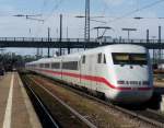 Eine Baureihe 401 (ICE-1) bei einem Zwischenhalt in Ingolstadt Hbf.