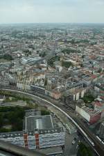 Blick vom Berliner Fernsehturm mit einem ICE1 auf der Stadtbahn, vor Erreichen des Bf Berlin-Alexanderplatz.