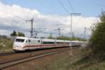 Ein ICE 1 durch fhrt am 21.04.2010 den Bahnhof Braunschweig Weddel