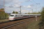 Ein ICE 1 durch fhrt am 21.04.2010 den Bahnhof Braunschweig Weddel
