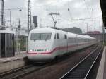 Ein ICE 1 am 12.09.2005 in Hanau Hbf