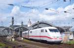 Der 401 058-3 fuhr am 25.08.2010 aus dem Klner Hbf aus.