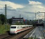 Auf dem Weg ins Rheinland durchfhrt ein ICE 1 den Bahnhof von Buchholz (Nordheide) Richtung BRemen Hbf.