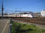 Der ICE BR 401 080-7 fuhr am 9.10.05 in Zrich HB ein.