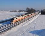 Neuer Gast auf der Frankenwaldbahn ist der 401-er. Hier wurde der 401 010 zwischen Kronach und Lichtenfels am 28.12.2010 festgehalten.