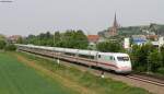 401 067-4 als ICE 71 (Hamburg Altona-Basel SBB) bei Teningen 7.5.11