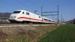 Der unendlich lange ICE 401 072-4 bei Sissach an einem herrlichen Frhlingstag. 21.3.2012