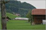 ICE 375 von Berlin Ostbahnhof nach Interlaken Ost zwischen Spiez und Faulensee. 20. August 2012