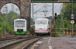 ICE 1 Umleiter aus Kassel kommend weiter gen Osten  schneidet  den pausierenden VT 003 der Erfurter Bahn. Aufgenommen am 14.09.2013 in Eichenberg.