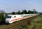 401 004 als ICE 578 (Stuttgart Hbf–Hamburg-Altona) am 28.03.2007 zwischen Bad Bevensen und Bienenbttel