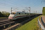Nachschuss auf 401 581-4  Interlaken  am 10.05.2015, als dieser auf der Ausbaustrecke bei Schliengen in Richtung Freiburg fuhr.