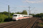 Vom S-Bahn-Haltepunkt  Köln-Stammheim  wurde dieser ICE 1-Triebzug abgelichtet.
Aufnahmedatum: 12.05.2005