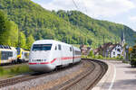 Unbekannter 401 mit ICE 594 München Hbf-Berlin Gesundbrunnen am 30.05.2021 bei der Durchfahrt in Geislinge/Steige. 