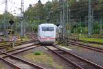 DB Fernverkehr ICE1 (401 xxx) am 10.10.26 in Wiesbaden Hbf vom Bahnsteig aus fotografiert 