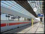 ICE 1 Steht Im Bahnhof Berlin-Spandau Zur Abfahrt Nach Bern Bereit 19.05.07