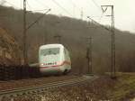 Ein ICE 1 (Br 401) nach Berlin-Ostbahnhof zwischen Amstetten und Geislingen(Steige). 22.12.08