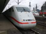 Spitzenvergleich des ICE 1 nach Zrich und ICE 2 nach Bremen.