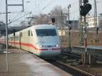 Hier fhrt eine ICE1 von Frankfurt in Mannheim Hbf ein.