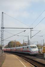 Ein ICE 1 durchfuhr am 30.10.2009 den Bahnhof Gppingen Richtung Ulm.