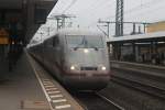 Hier fhrt ein ungewaschener ICE 1 am 17.10.13 in Fulda ein.