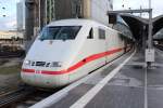 Bild 001:
Am 10.01.2015 war der ICE-Tz 0111  Nürnberg  als ICE 692 von Stuttgart nach Berlin unterwegs! Hier zu sehen ist der  zählende Kopf  401 011-2 kurz vor der Abfahrt in Frankfurt Hbf!