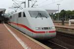 Bild 096:
Am 13.07.2015 war ICE-Tz 0172  Aschaffenburg  als ICE 75 von Hamburg nach Zürich unterwegs. Hier zu sehen ist der  zählende Kopf  401 072-4 beim Halt in Kassel-Wilhelmhöhe.