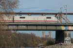 401 068 am 08.11.15 auf der Isarbrücke in München