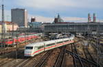 Eine ICE2-Doppeltraktion verlässt München auf dem Weg nach Hamburg/Bremen.