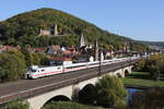 402 019  Hagen  und 402 044  Koblenz  am 10. Oktober 2022 bei Gemünden am Main.