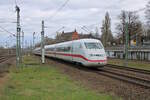 DB 402 002 erreicht von Ostseebad Binz als ICE 2505 kommend seinen Zielbahnhof Berlin Südkreuz. (03.04.2023)