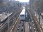 8.4.2005,ICE nach Berlin auf der Hochgeschwindigkeitsstrecke Hannover - Berlin, Höhe Haltpunkt Dallgow-Döberitz, 10 km vor Berlin-Spandau.