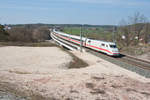 402 032  Frankfurt (Oder)  und 402 028  Oldenburg  als ICE 1085 und ICE 585 aus Hamburg-Altona bzw. Lübeck nach München Hbf bei Emskirchen, 30.03.2019