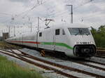 402 046-7 mit ICE 1678(Hamburg-Binz)bei der Einfahrt im Rostocker Hbf. 12.06.2021