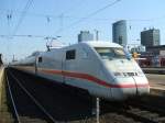 DB ICE 2  Oldenburg(OLDB)  TK 402 028-5 im Schub   in Dortmund Hbf., Gleis 10, von Kln/Bonn Airport nach Berlin Ostbahnhof.(22.09.2007)