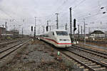 Ein ICE 2 erreicht hier mit dem Ziel Berlin am 21.2.2026 um 9.52 Uhr den Dortmunder Hauptbahnhof.