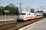 ICE 402 021 der DB fährt durch Bahnhof Berlin Zoologischer Garten am 4. Juni 2008.