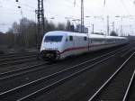 ICE2  Grlitz  mit offener Bugklappe von Berlin Ostbahnhof nach Kln/Bonn Flughafen verlsst Bochum Hbf.(29.03.2008) 